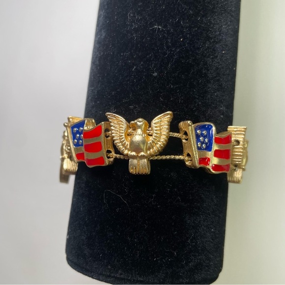 Patriotic Slide Bracelet with Eagle and Flag Slides - Picture 2 of 6